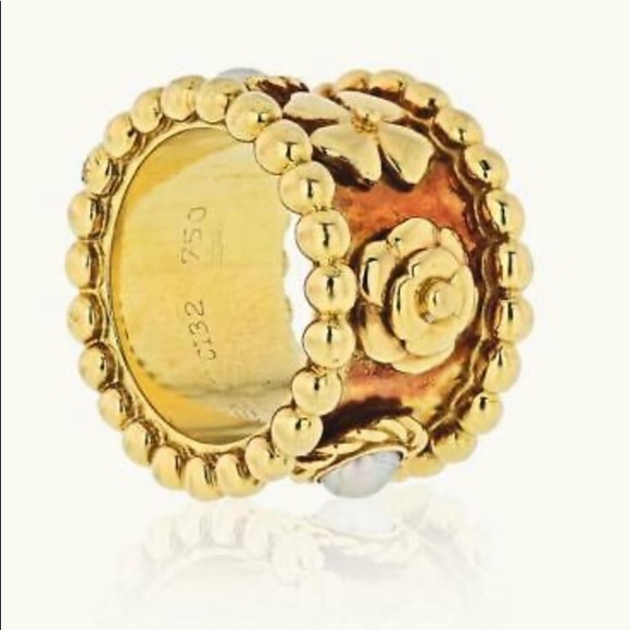 CHANEL 18K YELLOW GOLD PEARL CLOVEF RING SIZE 4.5 - Picture 2 of 6